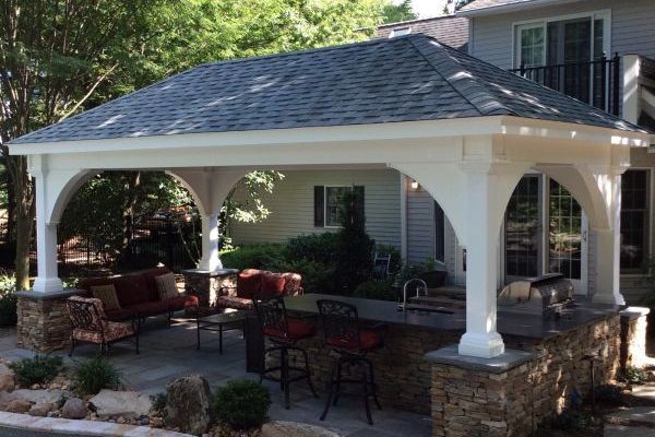 Vinyl-Grand-Estate-outdoor-kitchen